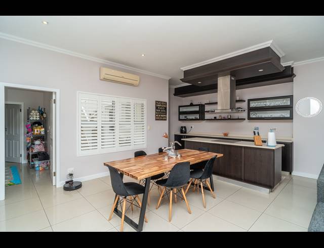 3.5 BEDROOM HOUSE FOR SALE IN LA LUCIA